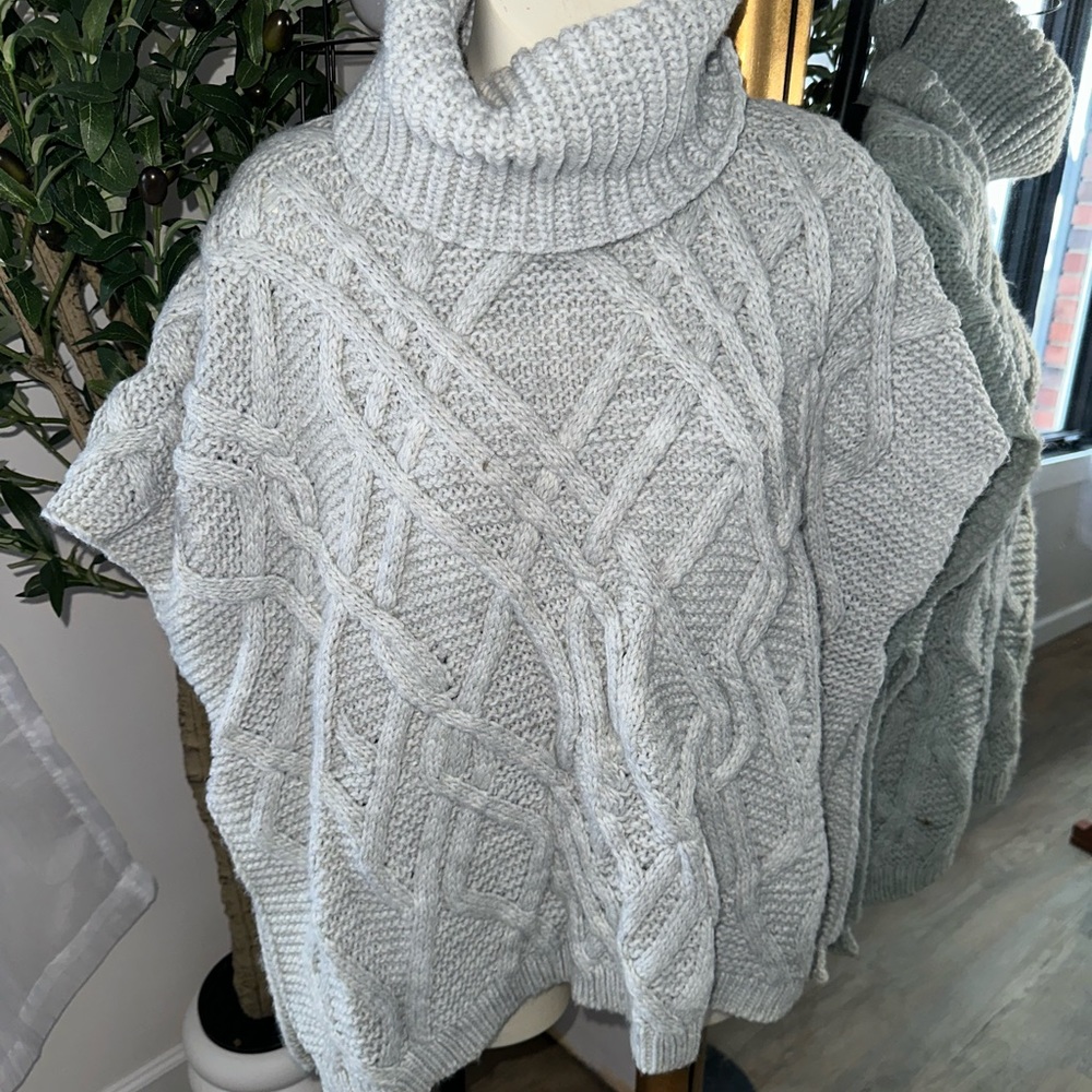 Liz Claiborne Light Gray Cable Knit Turtleneck Poncho Sweater